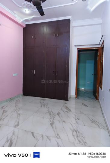 Vineet Khand 6, Gomti Nagar Bedroom 1