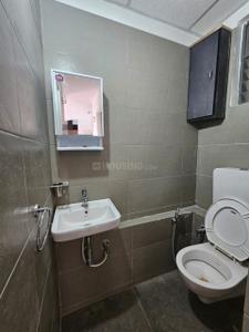 Bathroom Image of 900 Sq.ft 1 BHK Apartment / Flat for rent in Godrej Vanaangan, Jagatpur Ahmedabad for Rs. 17000