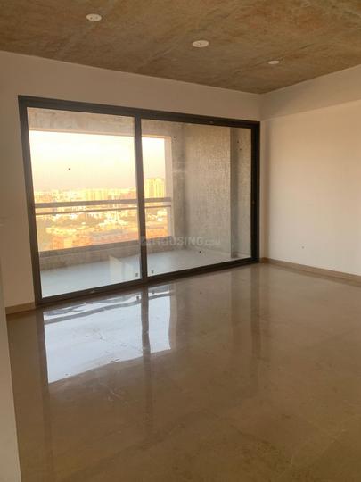 Sarvam Shangri La Main Image 1