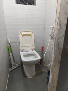 Bathroom Image of 500 Sq.ft 1 BHK Apartment / Flat for sale in Muniraj Siddhivinayak Residency, Pankaj Nagar Surat for Rs. 1500000