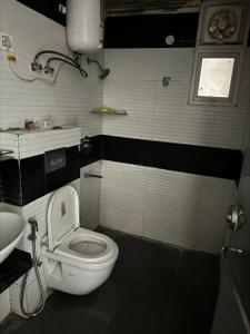 Bathroom Image of 1500 Sq.ft 3 BHK Apartment / Flat for sale in Savitry Towers 2, Gazipur Zirakpur for Rs. 6690000