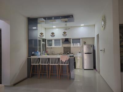 Kitchen Image of 1350 Sq.ft 3 BHK Apartment / Flat for rent in Adani The Meadows, Shantigram Ahmedabad for Rs. 45000