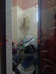 Bathroom Image of 1000 Sq.ft 2 BHK Apartment / Flat for sale in Tollygunge Kolkata for Rs. 4000000