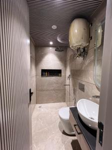 Bathroom Image of 1950 Sq.ft 3 BHK Builder Floor for rent in BPTP Parklands Pride, Sector 77 Faridabad for Rs. 36000