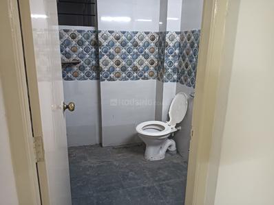 Bathroom Image of 2750 Sq.ft 4 BHK Apartment / Flat for rent in Gulbai Tekra Ahmedabad for Rs. 45000