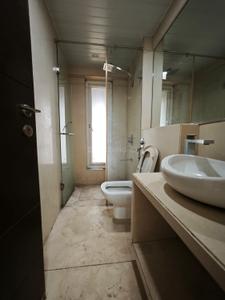 Bathroom Image of 1900 Sq.ft 3 BHK Apartment / Flat for sale in RNA Continental, Chembur Mumbai for Rs. 39000000
