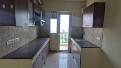 Kitchen Image of 1600 Sq.ft 3 BHK Apartment / Flat for rent in Sethi Max Royal, Sector 76 Noida for Rs. 35000