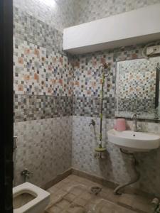 Common Bathroom Two Image of 8400 Sq.ft 10 BHK Independent House for sale in Urban Greenfields, Green Field Colony Faridabad for Rs. 67000000