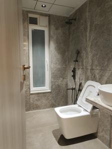 Common Bathroom Image of 1800 Sq.ft 3 BHK Apartment / Flat for sale in Ankur Apartments, Vile Parle West Mumbai for Rs. 80000000