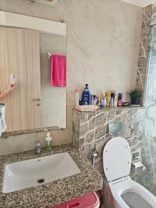 Bathroom Image of 1058 Sq.ft 3 BHK Apartment / Flat for sale in The Atmosphere O2, Mulund West Mumbai for Rs. 36000000