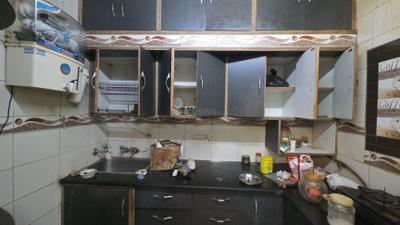Kitchen Image of 700 Sq.ft 2 BHK Apartment / Flat for rent in Pitampura New Delhi for Rs. 27000