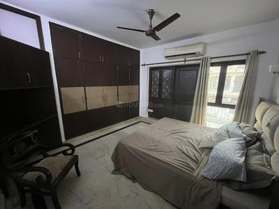 Bedroom Image of 1800 Sq.ft 3 BHK Builder Floor for rent in Greater Kailash New Delhi for Rs. 75000
