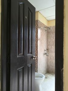 Common Bathroom Image of 942 Sq.ft 2 BHK Apartment / Flat for sale in Rishabh Cloud 9 Towers, Vaishali Ghaziabad for Rs. 9200000