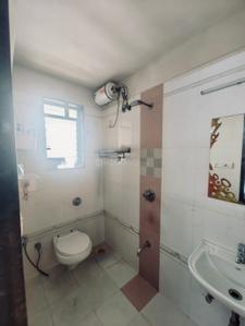 Bathroom Image of 1200 Sq.ft 3 BHK Apartment / Flat for sale in Concrete Sai Sanskar, Chembur Mumbai for Rs. 33000000