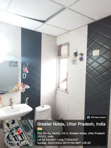 Bathroom Image of 1492 Sq.ft 3 BHK Apartment / Flat for rent in Proview Technocity, Chi V Greater Noida for Rs. 30000