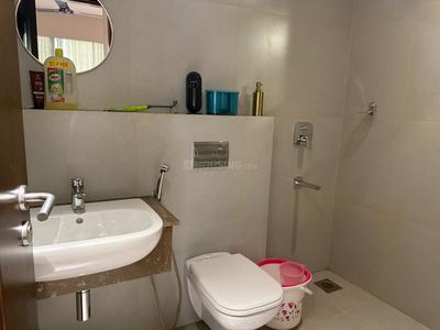 Bathroom Image of 2001 Sq.ft 3 BHK Apartment / Flat for sale in Joyalukkas Gold Tower, Edappally Kochi for Rs. 24000000