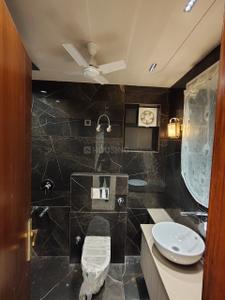 Bathroom Image of 1700 Sq.ft 3 BHK Builder Floor for rent in Raja Garden New Delhi for Rs. 47500