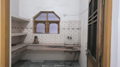 Kitchen Image of 1800 Sq.ft 3 BHK Builder Floor for rent in Indira Nagar Lucknow for Rs. 25000