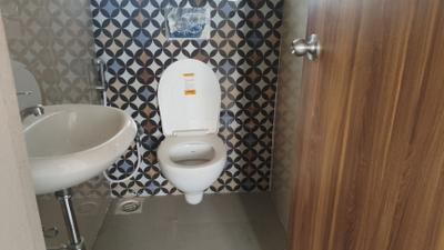 Bathroom Image of 422 Sq.ft 1 BHK Apartment / Flat for rent in Dosti Greater Thane, Bhiwandi Thane for Rs. 13000