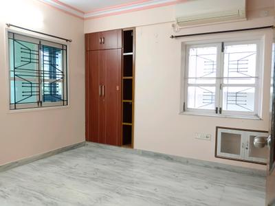 Bedroom Image of 1200 Sq.ft 2 BHK Apartment / Flat for rent in Kalighat Kolkata for Rs. 45000