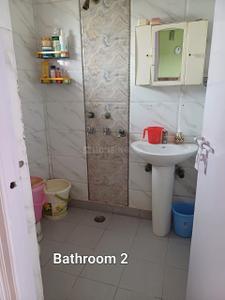 Bathroom Image of 1600 Sq.ft 4 BHK Apartment / Flat for sale in Mitra Dweep Apartments, Patparganj New Delhi for Rs. 25000000