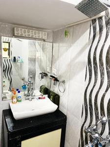 Bathroom Image of 800 Sq.ft 2 BHK Apartment / Flat for rent in Naicavaddo Goa for Rs. 37000