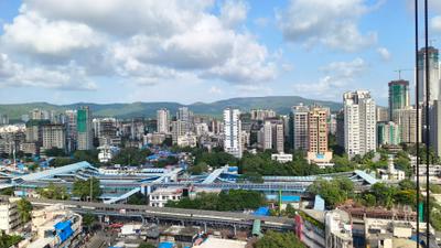 Image of 1215 Sq.ft 3 BHK Apartment / Flat for sale in Express Tower, Borivali West, Mumbai for Rs. 32000000