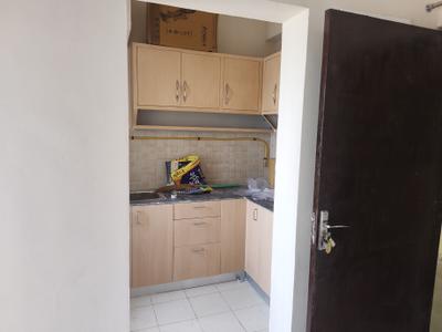 Kitchen Image of 950 Sq.ft 3 BHK Apartment / Flat for rent in Amrapali Dream Valley 2, Noida Extension Greater Noida for Rs. 20000