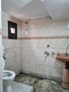 Common Bathroom Image of 720 Sq.ft 1 BHK Apartment / Flat for rent in Janakpuri New Delhi for Rs. 17000