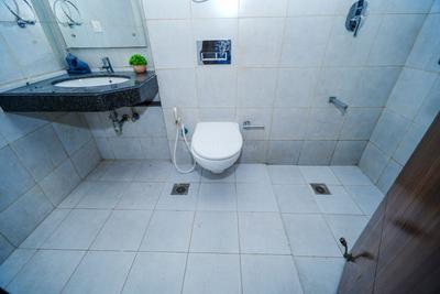 Bathroom Image of 1600 Sq.ft 2.5 BHK Apartment / Flat for sale in M3M Escala, Sector 70A Gurgaon for Rs. 15800000