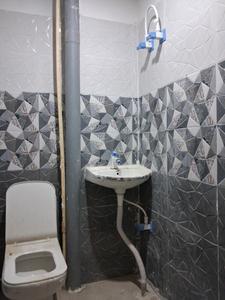 Common Bathroom Image of 1050 Sq.ft 2 BHK Apartment / Flat for sale in Sector 49 Noida for Rs. 4250000