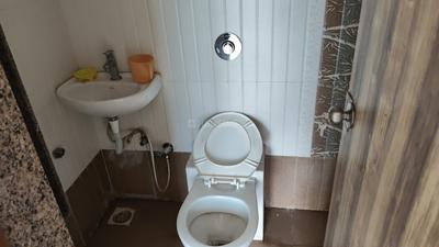 Pillars Regency Bathroom Two 3