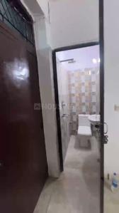 Bathroom Image of 800 Sq.ft 3 BHK Apartment / Flat for sale in Sri Niwaspuri New Delhi for Rs. 11500000