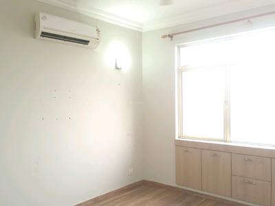 Bedroom Image of 1800 Sq.ft 3 BHK Apartment / Flat for rent in Raheja Vedaanta, Sector 108 Gurgaon for Rs. 35000