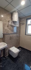 Bathroom Image of 1500 Sq.ft 1 BHK Builder Floor for rent in Sector 46 Gurgaon for Rs. 36000