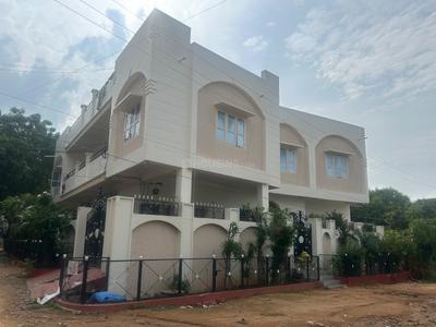 3 BHK Semi Furnished Flat
