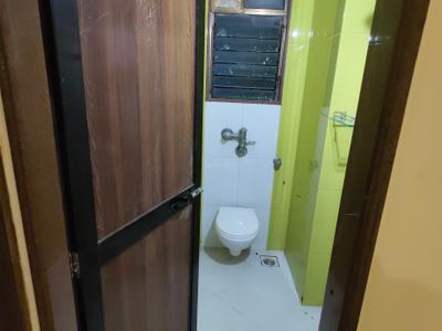 Image of 800 Sq.ft 2 BHK Apartment / Flat for rent in Dahisar West, Mumbai for Rs. 40000