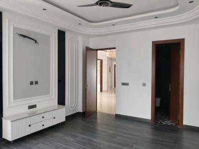 Bedroom Image of 2100 Sq.ft 4 BHK Builder Floor for sale in Ansal Versalia, Sector 67 Gurgaon for Rs. 29900000