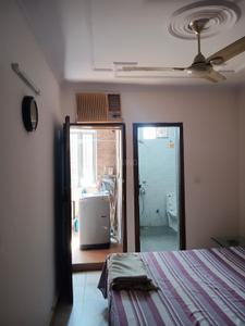 Bedroom Image of 1410 Sq.ft 3 BHK Builder Floor for rent in East Of Kailash New Delhi for Rs. 65000