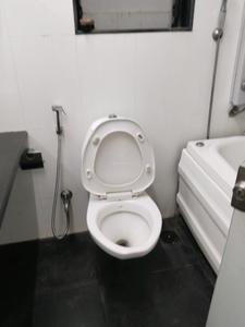 Common Bathroom Image of 1650 Sq.ft 3 BHK Apartment / Flat for sale in Rustomjee Seasons Wing B, Bandra East Mumbai for Rs. 90000000
