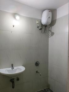 Common Bathroom Image of 909 Sq.ft 2 BHK Apartment / Flat for rent in Lodha Casa Rio Gold, Palava Phase 1 Thane for Rs. 17000