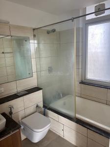 Bathroom Image of 1950 Sq.ft 4 BHK Apartment / Flat for rent in DLF The Primus, Sector 82A Gurgaon for Rs. 75000