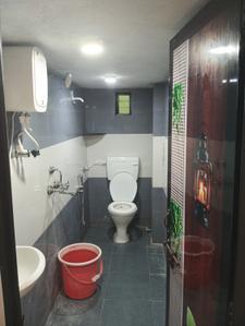 Bathroom Image of 700 Sq.ft 1 BHK Independent House for rent in Karwar Town Karwar for Rs. 50000