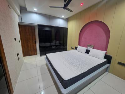 Bedroom Image of 900 Sq.ft 2 BHK Apartment / Flat for rent in Shree Narayan Exotica, Memnagar Ahmedabad for Rs. 45000