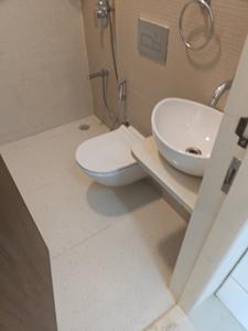 Bedroom One Image of 680 Sq.ft 2 BHK Apartment / Flat for rent in Leo Eminence, Bandra East Mumbai for Rs. 110000