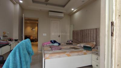 Bedroom Image of 650 Sq.ft 1 BHK Apartment / Flat for rent in Maxblis Grand Wellington, Sector 75 Noida for Rs. 32000
