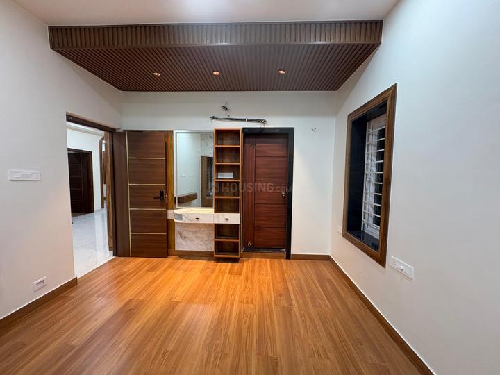 Street number 8 Bedroom 1