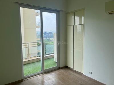 Bedroom Image of 1950 Sq.ft 4 BHK Apartment / Flat for rent in DLF The Primus, Sector 82A Gurgaon for Rs. 75000