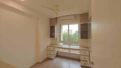 Bedroom Image of 1250 Sq.ft 2.5 BHK Apartment / Flat for sale in Hiranandani Canary, Hiranandani Estate Thane for Rs. 27000000