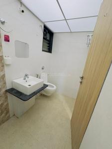 Bathroom Image of 1000 Sq.ft 3 BHK Apartment / Flat for rent in Kohinoor Viva City, Dhanori Pune for Rs. 30000